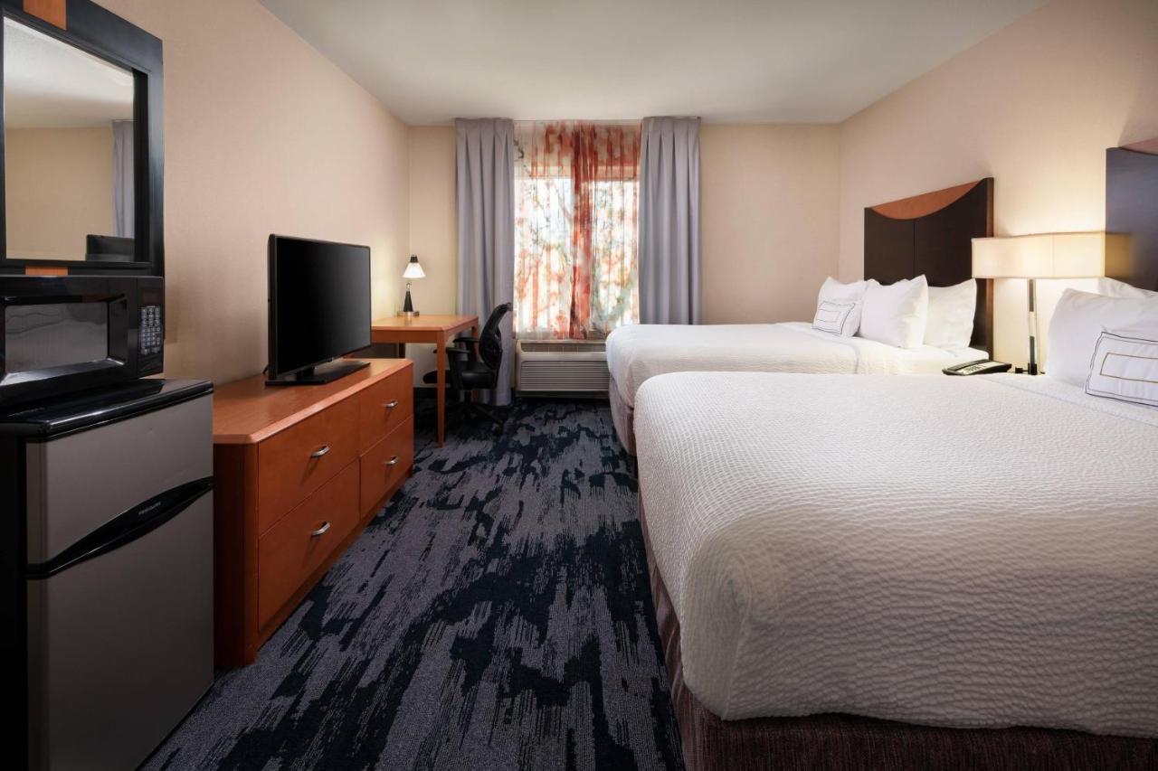 Fairfield Inn & Suites Redding Bagian luar foto